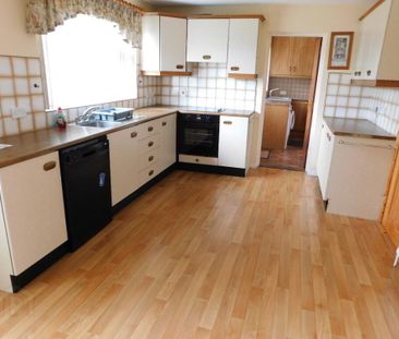 2 Sherwood Close, Fintona, Omagh, BT78 2DF - Photo 5