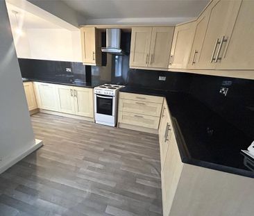 2 bedroom semi-detached house to rent - Photo 6