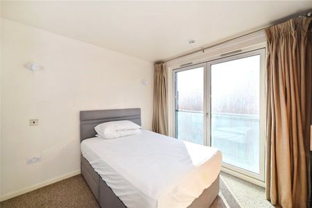 New Providence Wharf, 1 Fairmont Avenue, London, E14 flat to rent - Photo 3