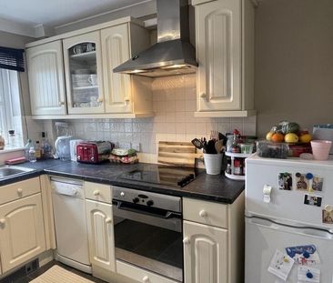 Room in a Shared House, Darmaine Close, CR2 - Photo 6