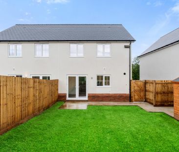 3 bedroom semi-detached house to rent - Photo 3