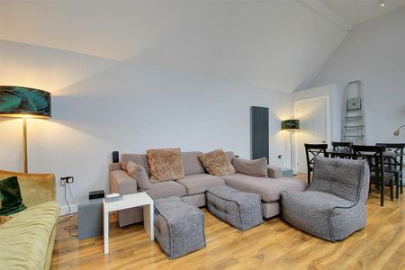 2 bedroom barn conversion to rent - Photo 2