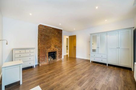 3 bedroom flat to rent - Photo 5