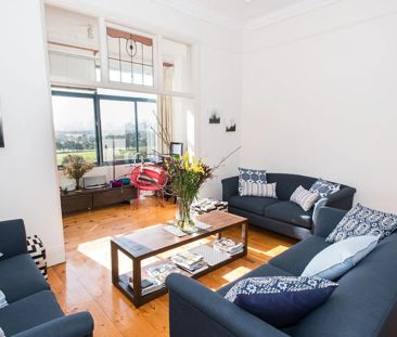 Amazing views over Albert Park - Photo 2