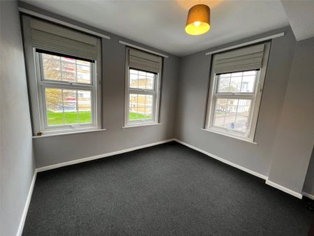 1 Bedroom Flat / Apartment - Queensway, Southampton - Photo 5