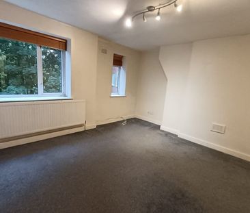 2 Bed Flat, Melmerby Court, M5 - Photo 3