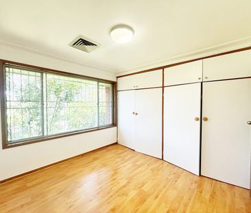 Spacious 3-Bed Home in Castle Hill - Photo 6
