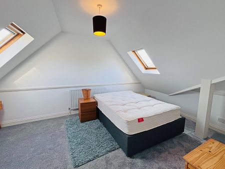 3 bedroom flat to rent - Photo 3