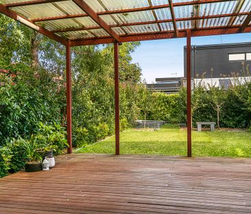 Stylish and Spacious Home with Solar and Brand New Flooring in Hear... - Photo 2