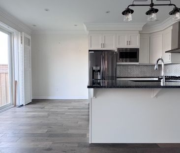 For Lease - 128 Kaitting Trail, Oakville, Ontario - Photo 6