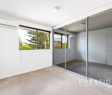 2-Bedroom Apartment with Ample Storage in the Heart of Bexley - Photo 2