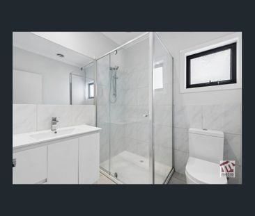 LIGHT FILLED TWO BEDROOM HOME! - Photo 4