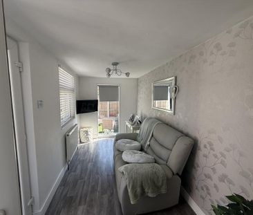 2 bedroom house to rent - Photo 3
