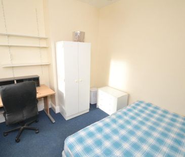 5 bedroom detached house to rent - Photo 3