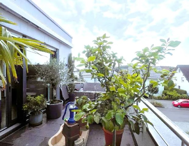 Lichtdurchflutetes, großzügiges Penthouse, 4 Zimmer, mit Aufzug und 2 Tiefgaragenstellplätzen - Photo 1