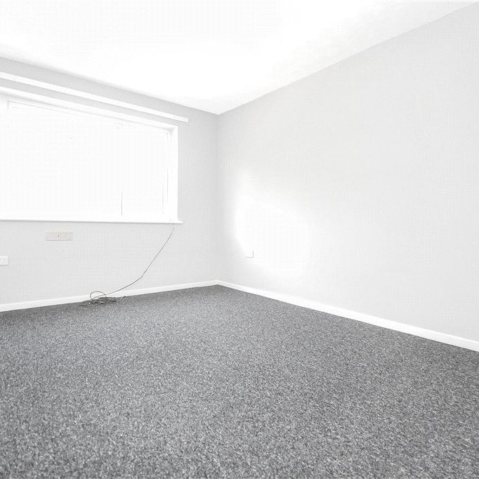 Hatton Road, Feltham - Photo 1