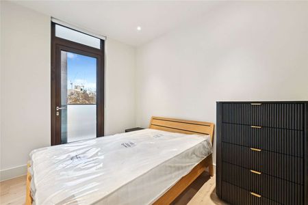 Furnished three bedroom apartment close to Waterloo Station. - Photo 4