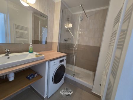 Location Appartement 4 pièces 78m² PLAN DE CUQUES 13380 - Photo 3