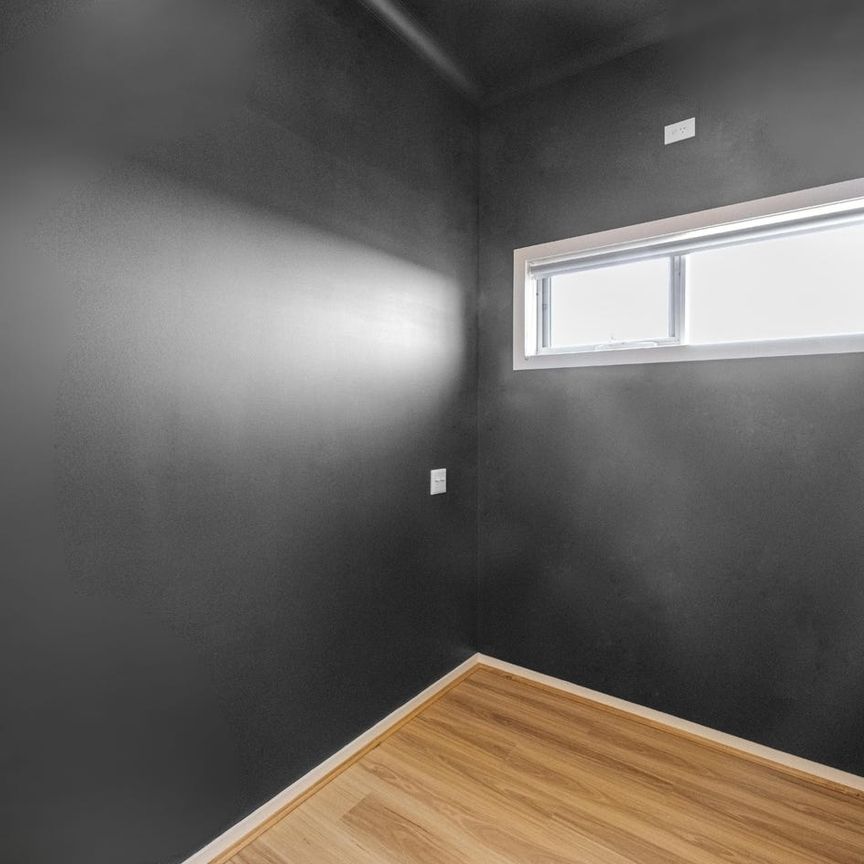 3 McCulloch St, Melton South, Vic 3338 - Photo 1