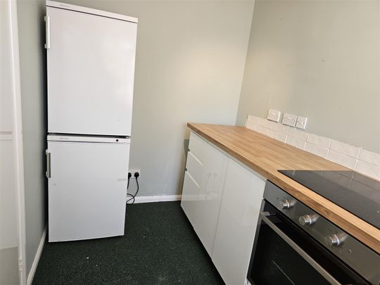1 bed apartment to rent in Molyneux Drive, London, SW17 - Photo 1