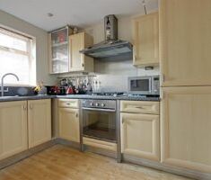 3 BEDROOM House - End Town House - Photo 2