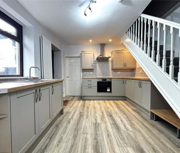 2 bedroom end of terrace house to rent - Photo 4