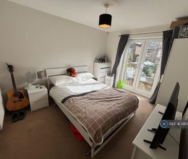 2 bedroom flat to rent - Photo 4