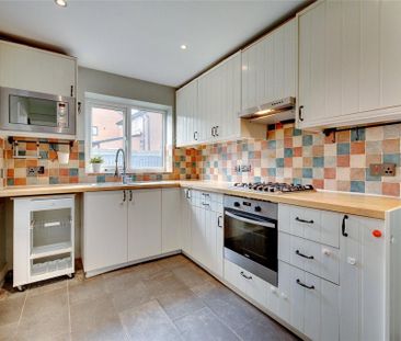 4 bedroom semi-detached house to rent - Photo 4