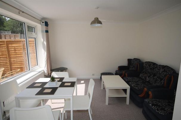 4 bedroom terraced house to rent - Photo 1
