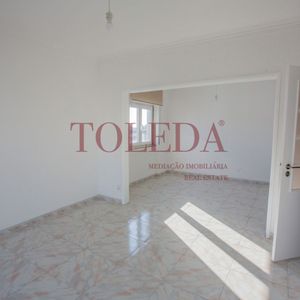 Apartamento T2+1 em Lisboa - Photo 2