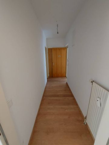 TOP sanierte 2-Zimmer-Wohnung mit Balkon inkl. Heizkosten im Dachgeschoß - Photo 3