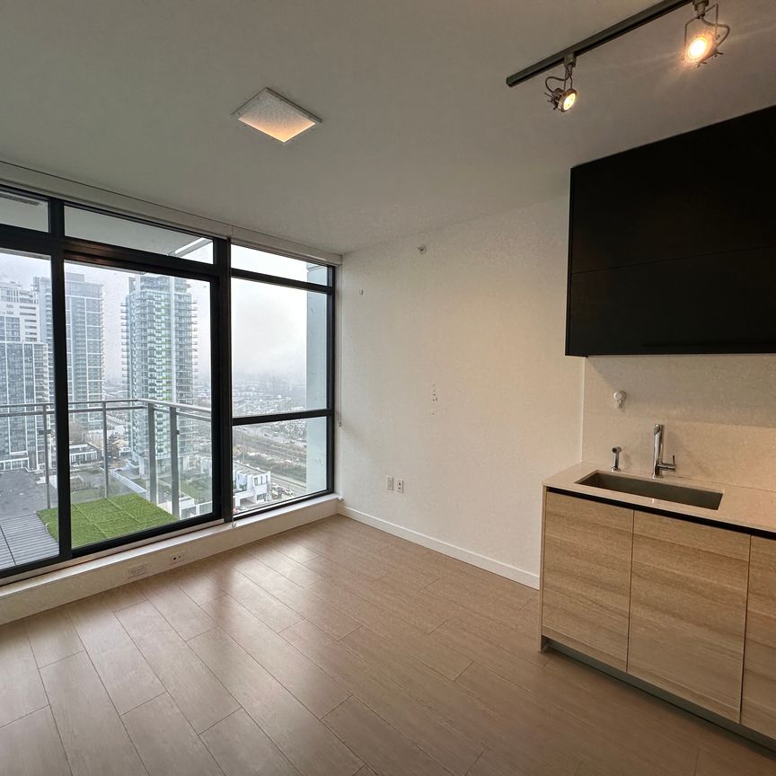 Luxury 1 Bed Condo | Brentwood Park | A/C • Views • Parking - Photo 1