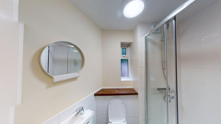 2 bedroom semi-detached house to rent - Photo 5