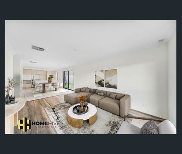 Spacious 3-Bedroom Home with Double Garage in Werribee - Photo 2