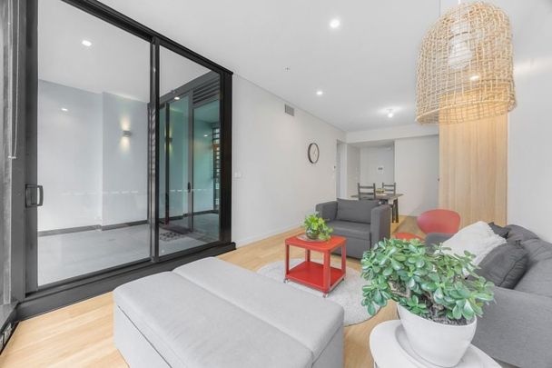 SPACIOUS ONE BEDROOM APARTMENT IN YORK & GEORGE | Furnished - Photo 1