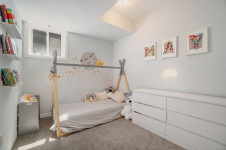 For Lease - 577 Takamose Private, Manor Park - Cardinal Glen and Area, Ontario - Photo 3