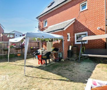4 bedroom detached house to rent - Photo 6