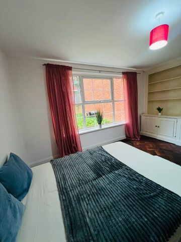 Room in a Shared Flat, Leeward Gardens, SW19 - Photo 4