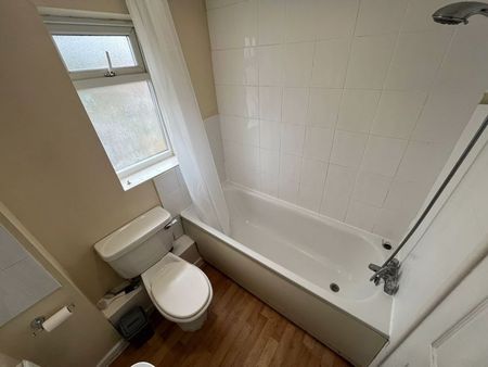 Linden Drive - Photo 3