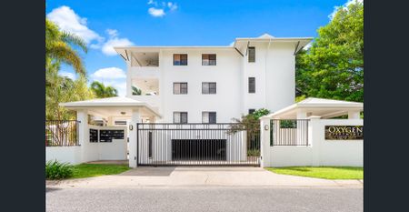 Three bedroom unit in central location - Photo 2