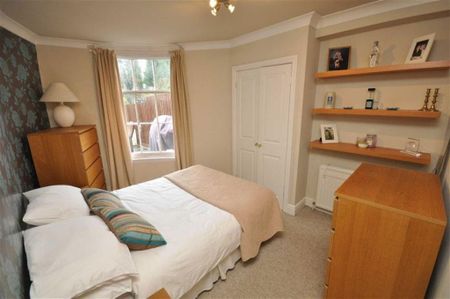 2 bedroom apartment to rent - Photo 3