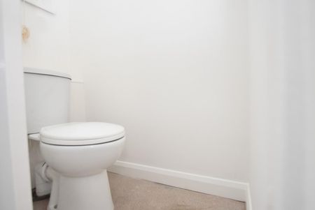 2 bedroom House To Let - Photo 4