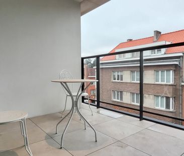 Appartement te huur in Ukkel voor € 1.350 met 1 slaapkamer - Photo 4