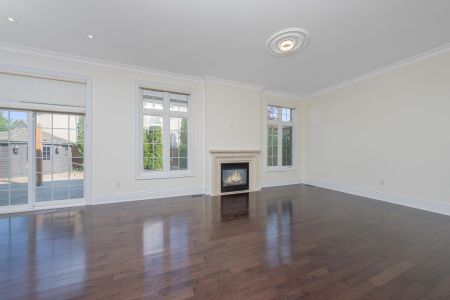 For Lease - 10 Orleans Circle, Vaughan, Ontario - Photo 5