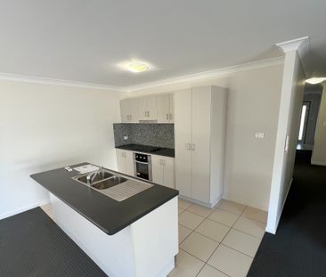 13 ELVINA STREET, Deeragun QLD 4818 - House For Rent | Domain - Photo 3