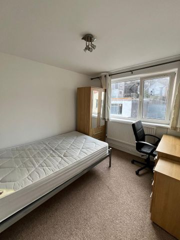 4 bedroom terraced house to rent - Photo 5