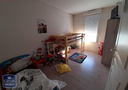 Location Maison 4 pièces 74m² ST BENOIT 86280 - Photo 4