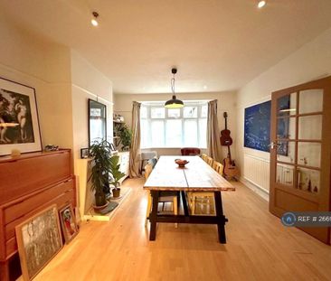 3 bedroom semi-detached house to rent - Photo 2