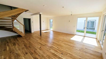 Mietkauf: Exklusive große Doppelhaushälfte auf Eckgrundstück - Modern - Lichtdurchflutet - Photo 2