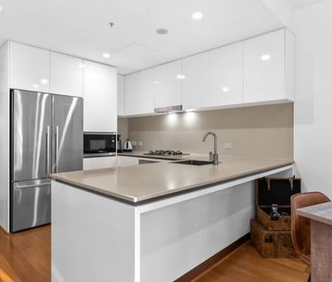 Super Large 1 Bedroom + Study - Photo 5